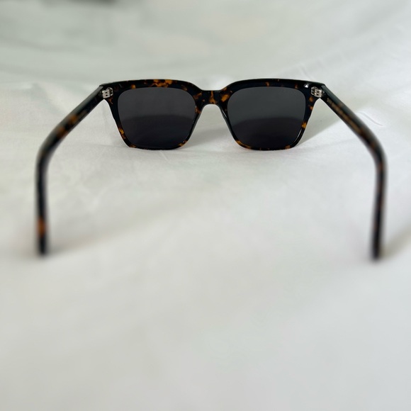 DIFF Billie Shadow Tortoise Grey Polarized Sunglasses Unisex - Picture 13 of 15